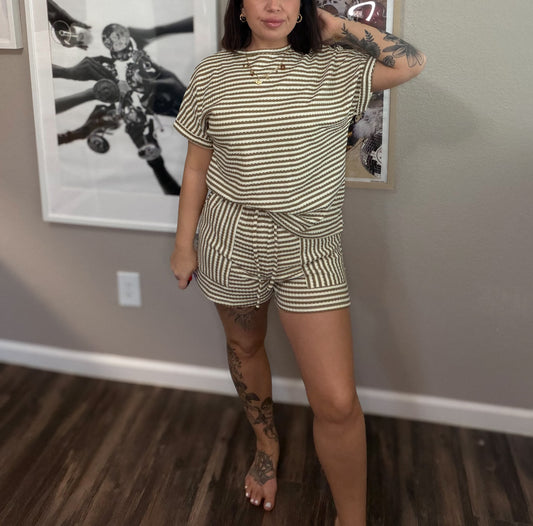 easy does it striped set